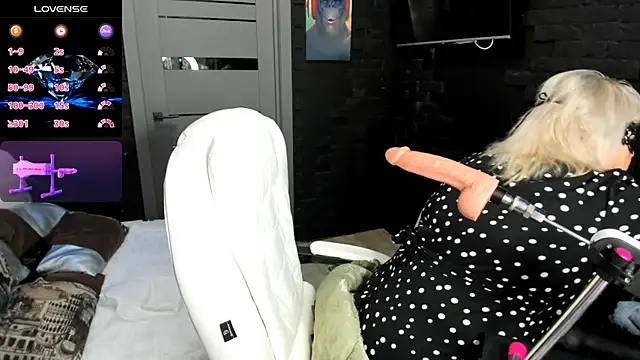 Snapshot of LaylaLayla7 chatting on 09-12-25, 07:52 LaylaLayla7 online show from 09-12-25, 07:52