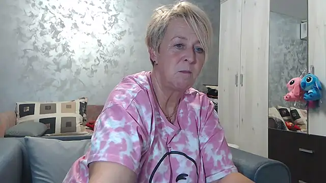 RosesandLillies online show from 10-16-25, 05:47