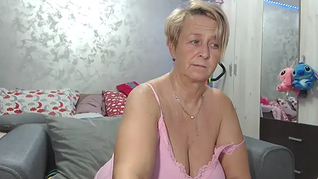 RosesandLillies online show from 05-19-26, 02:23