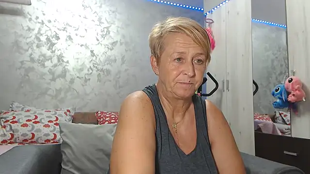 RosesandLillies online show from 06-21-26, 04:53