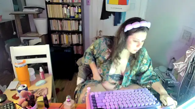 Rosiee69  online show from 11-02-25, 04:42