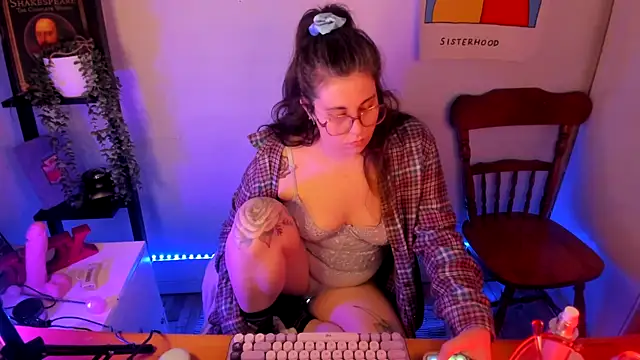 Snapshot of Rosiee69_ chatting on 03-24-26, 07:30 Rosiee69 online show from 03-24-26, 07:30