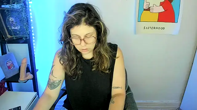 Snapshot of Rosiee69_ chatting on 06-27-26, 01:17 Rosiee69 online show from 06-27-26, 01:17