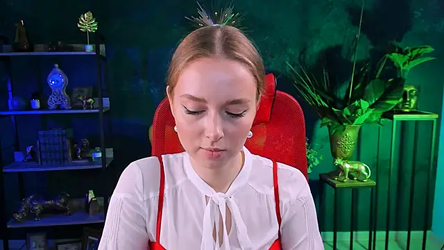 JenniferGraces online show from 02-18-25, 10:38