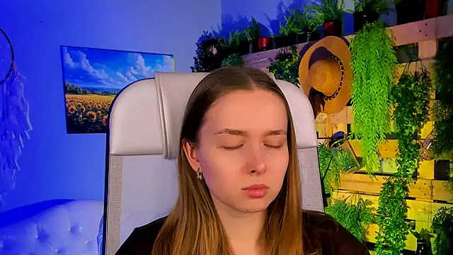 JenniferGraces online show from 10-14-25, 02:51