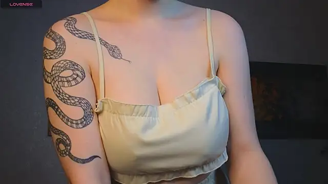 Snapshot of Anna_Carters chatting on 11-20-25, 08:47 Anna Carters online show from 11-20-25, 08:47