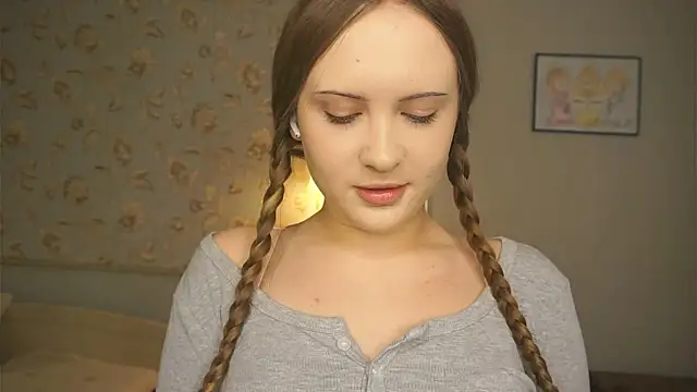 QuennaCoote online show from 02-26-26, 08:02