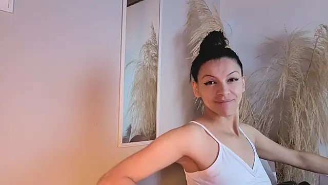 Snapshot of aitana_garcia_ chatting on 04-30-26, 11:16 aitana garcia online show from 04-30-26, 11:16
