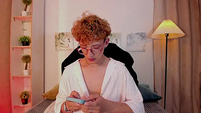 iiangel  online show from 02-12-26, 03:56