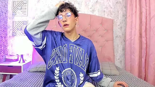 iiangel  online show from 02-26-26, 04:33