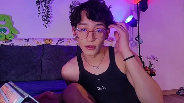 iiangel  online show from 03-18-26, 01:42