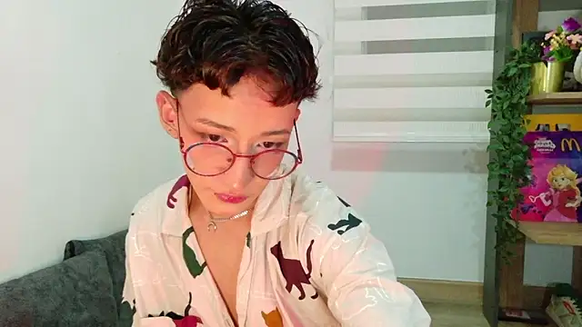 iiangel  online show from 04-14-26, 03:56