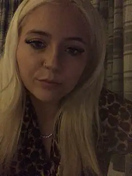 Snapshot of Blondie_Sofia_Essexbabe chatting on 09-10-25, 01:16 Blondie Sofia Essexbabe online show from 09-10-25, 01:16