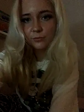 Snapshot of Blondie_Sofia_Essexbabe chatting on 09-20-25, 12:55 Blondie Sofia Essexbabe online show from 09-20-25, 12:55