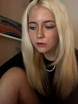 Snapshot of Blondie_Sofia_Essexbabe chatting on 10-14-25, 10:43 Blondie Sofia Essexbabe online show from 10-14-25, 10:43