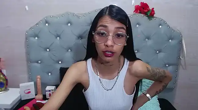 Snapshot of Karla_SlutSkinny chatting on 02-21-25, 03:01 Karla SlutSkinny online show from 02-21-25, 03:01