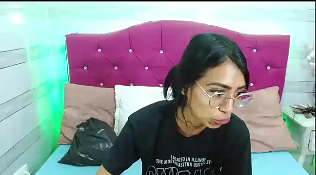 Snapshot of Karla_SlutSkinny chatting on 02-27-25, 02:53 Karla SlutSkinny online show from 02-27-25, 02:53