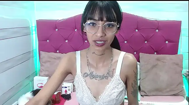Snapshot of Karla_SlutSkinny chatting on 03-17-25, 06:29 Karla SlutSkinny online show from 03-17-25, 06:29
