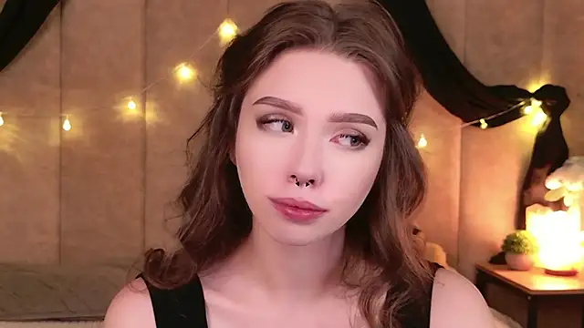 Sierra Fane online show from 11-08-25, 05:51