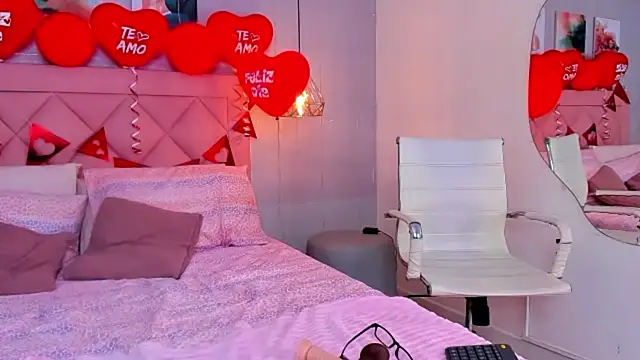 brithany clark online show from 02-19-25, 03:49