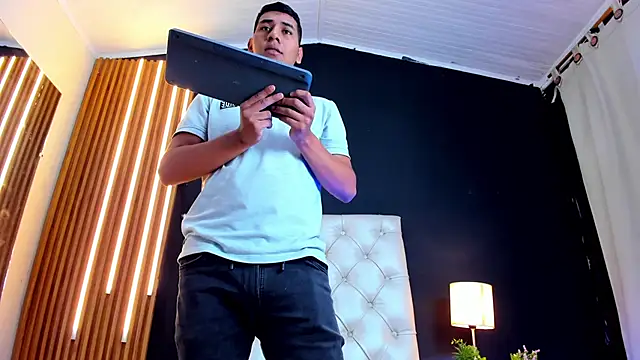 mike  cute online show from 02-27-25, 01:07