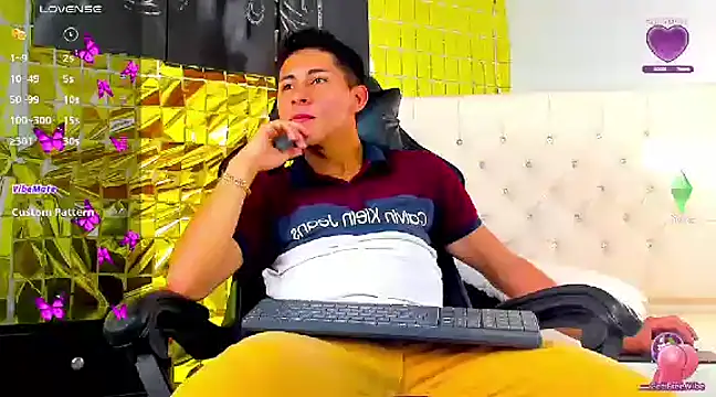 Snapshot of Angel_Medina chatting on 03-01-25, 12:34 Angel Medina online show from 03-01-25, 12:34