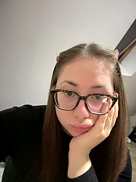 Snapshot of May_Alisa chatting on 09-28-25, 06:57 May Alisa online show from 09-28-25, 06:57