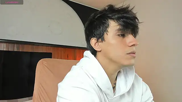 Snapshot of Allex_Cano chatting on 02-18-26, 09:11 Allex Cano online show from 02-18-26, 09:11