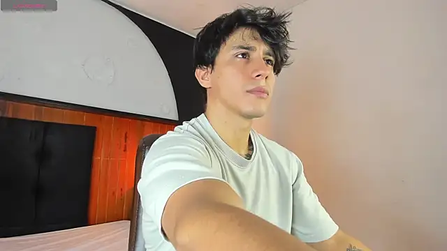 Snapshot of Allex_Cano chatting on 02-26-26, 08:41 Allex Cano online show from 02-26-26, 08:41