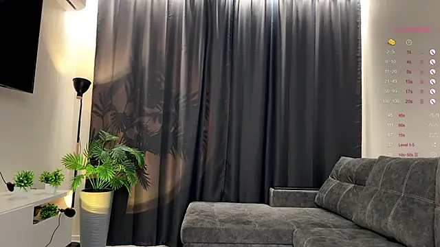 Nerdy Amy online show from 10-21-25, 04:08