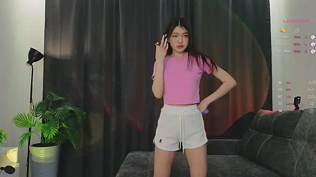 Nerdy Amy online show from 10-26-25, 04:46