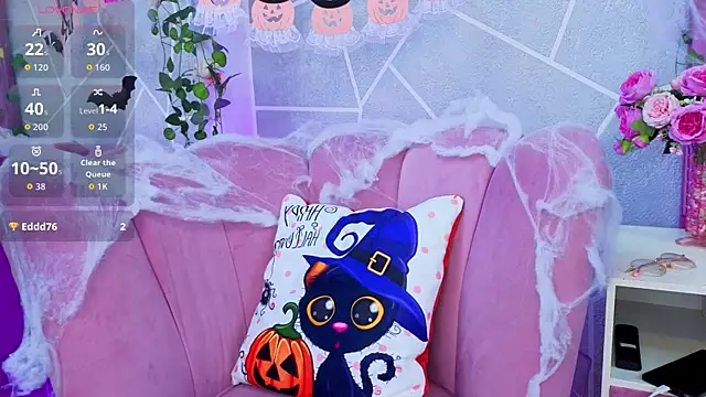 Snapshot of EmmyCortez chatting on 10-20-25, 12:05 EmmyCortez online show from 10-20-25, 12:05