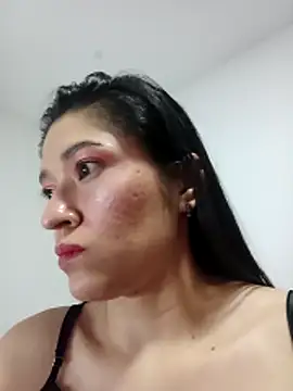 Snapshot of julieth26 chatting on 03-10-26, 08:47 julieth26 online show from 03-10-26, 08:47