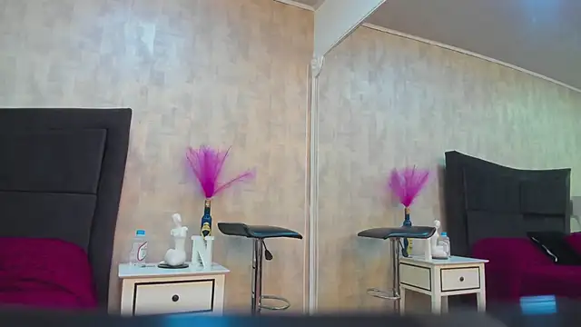 NahomyCarther online show from 05-05-26, 11:24
