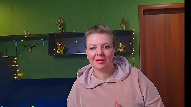 VeronikawGold online show from 04-29-26, 07:53