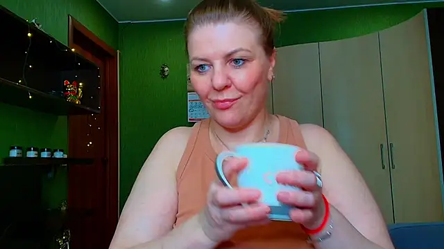 VeronikawGold online show from 06-15-26, 07:32