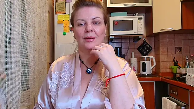 Snapshot of VeronikawGold chatting on 06-28-26, 06:14 VeronikawGold online show from 06-28-26, 06:14