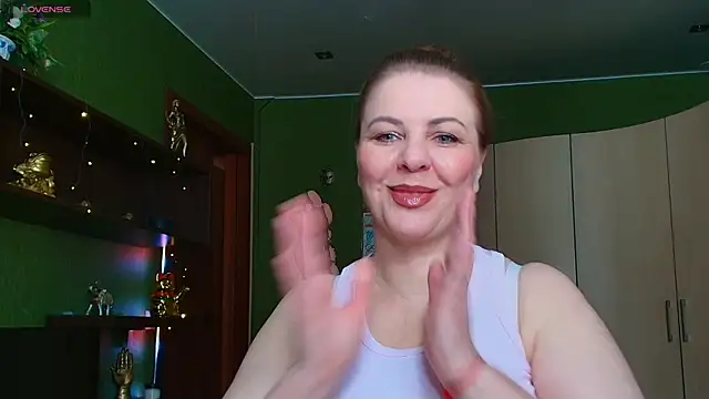 Snapshot of VeronikawGold chatting on 07-18-26, 07:12 VeronikawGold online show from 07-18-26, 07:12