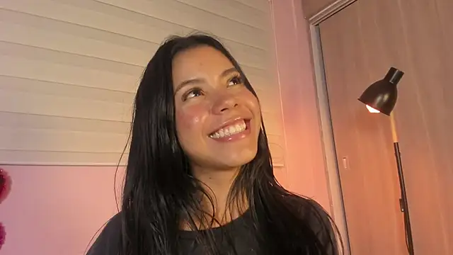 Snapshot of emily_sweett24 chatting on 03-06-25, 06:59 emily sweett24 online show from 03-06-25, 06:59