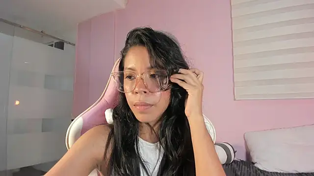 Snapshot of emily_sweett24 chatting on 03-15-25, 03:16 emily sweett24 online show from 03-15-25, 03:16