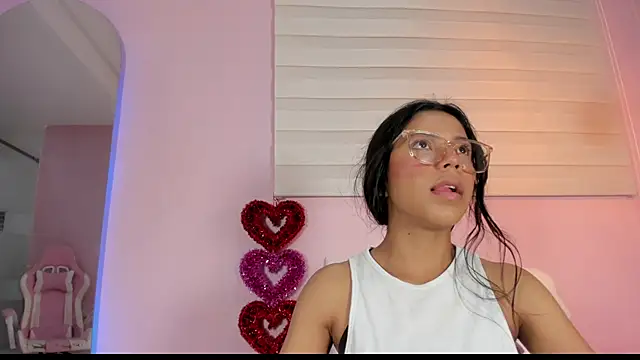 Snapshot of emily_sweett24 chatting on 03-18-25, 12:14 emily sweett24 online show from 03-18-25, 12:14