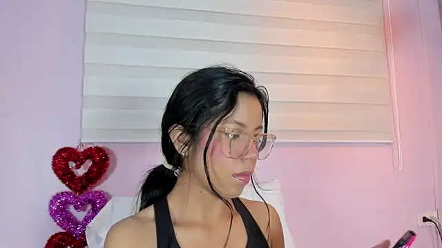 Snapshot of emily_sweett24 chatting on 03-22-25, 12:25 emily sweett24 online show from 03-22-25, 12:25