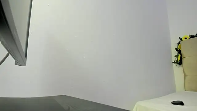 Snapshot of MICHAEL_AND_SHARON chatting on 02-25-25, 02:14 MICHAEL AND SHARON online show from 02-25-25, 02:14