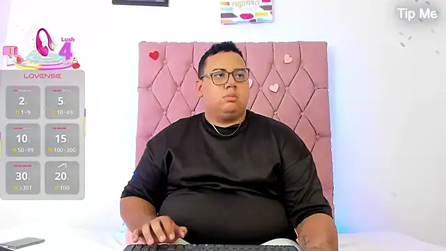 Snapshot of MICHAEL_AND_SHARON chatting on 09-24-25, 10:46 MICHAEL AND SHARON online show from 09-24-25, 10:46