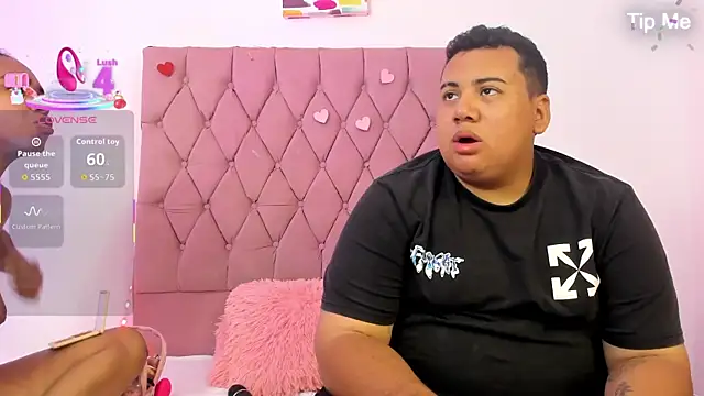 Snapshot of MICHAEL_AND_SHARON chatting on 10-13-25, 04:23 MICHAEL AND SHARON online show from 10-13-25, 04:23