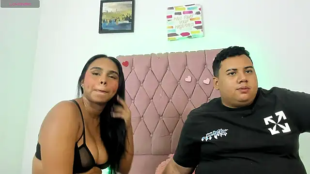 Snapshot of MICHAEL_AND_SHARON chatting on 12-15-25, 04:06 MICHAEL AND SHARON online show from 12-15-25, 04:06