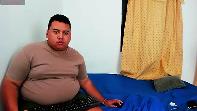 Snapshot of MICHAEL_AND_SHARON chatting on 01-10-26, 04:36 MICHAEL AND SHARON online show from 01-10-26, 04:36