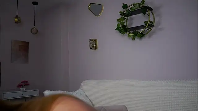 SunnivaCovil online show from 10-15-25, 02:28