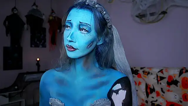 SunnivaCovil online show from 10-31-25, 04:08