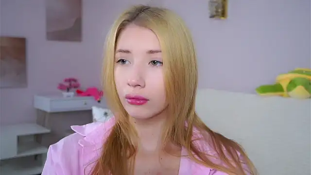 SunnivaCovil online show from 02-08-26, 02:42